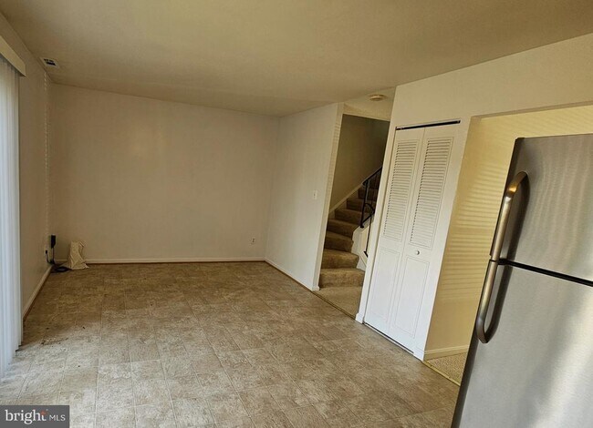 Building Photo - 8512 Southlawn Ct