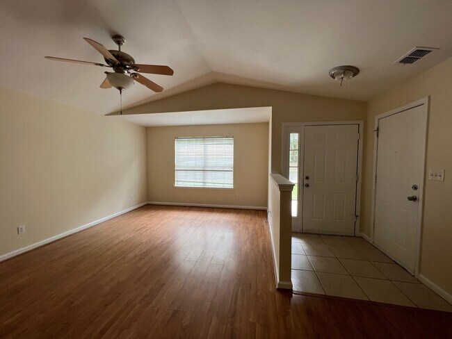 Foto del edificio - 4504 Wesley Dr