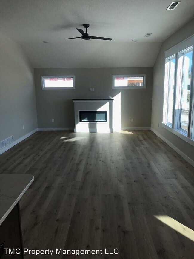 Building Photo - 3 br, 2 bath House - 15250 Regiment Dr.
