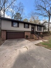 Building Photo - 3 Fernwood Dr