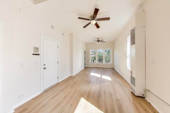 Foto del edificio - 1131 W Taylor St