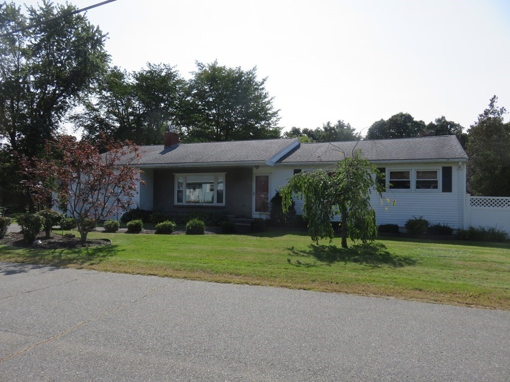 6 Pinewood Ln, Groveland, MA 01834 House Rental in Groveland, MA