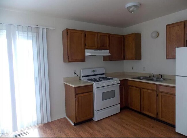 Foto del edificio - 802 Plymouth Avenue Northeast