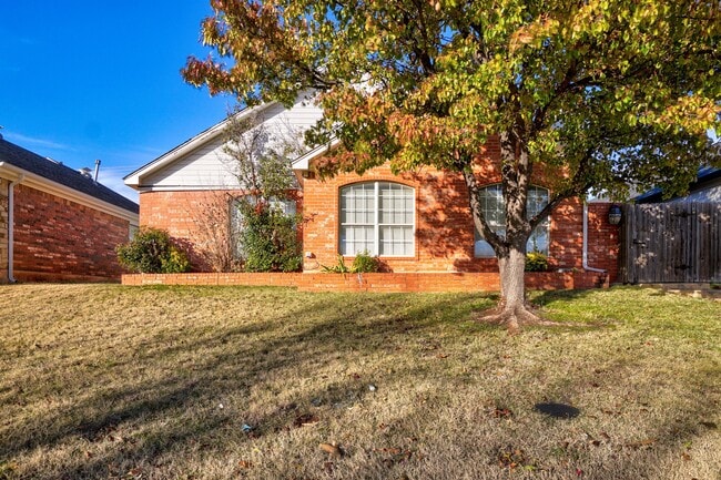 Photo - 2733 Tealwood Dr (Oklahoma City, OK) House