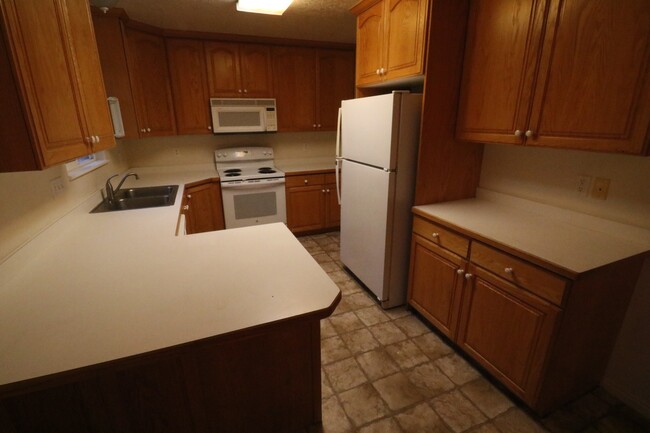 Foto del edificio - Cat Friendly 3 bedroom Townhome in Provo