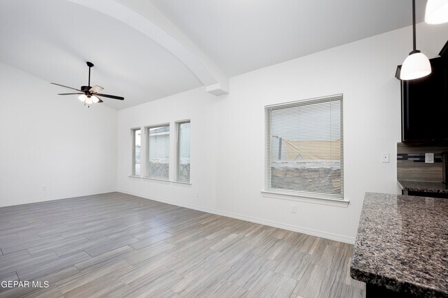Building Photo - 957 Haggerston St