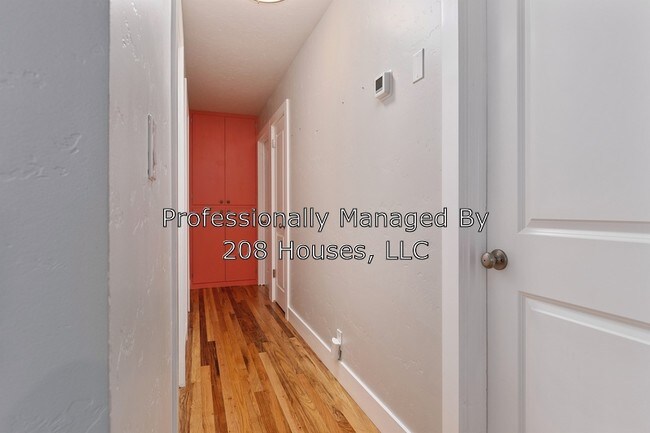 Building Photo - 809 Palmwood Dr