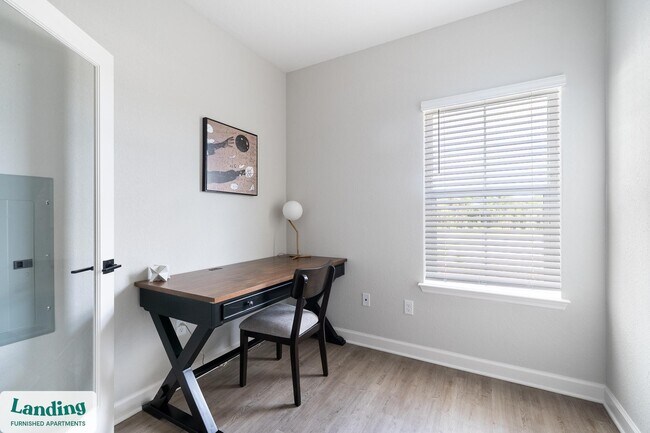 Building Photo - 84 San Filippo Dr SE