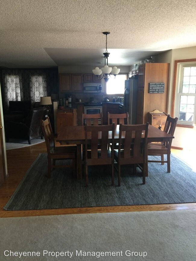 Building Photo - 3611 Silvergate Dr