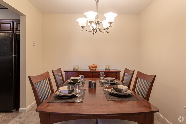 2BR Luxury /1200 sf Dining Room - Regency Place Apartments