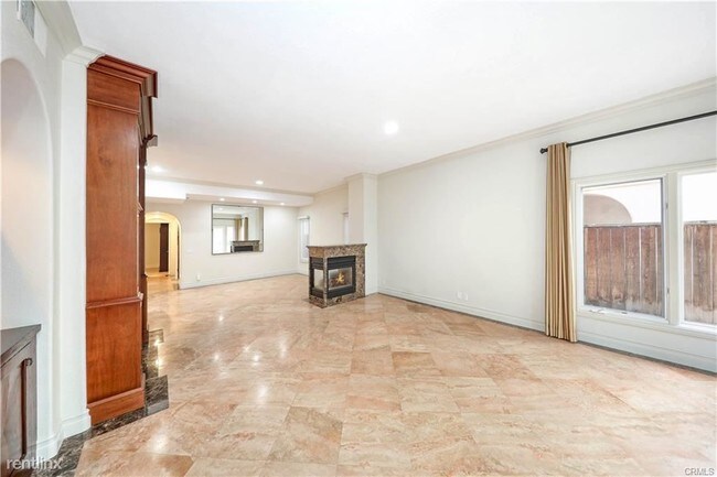 Foto del edificio - 3 br, 3 bath House - 414 Acacia Ave