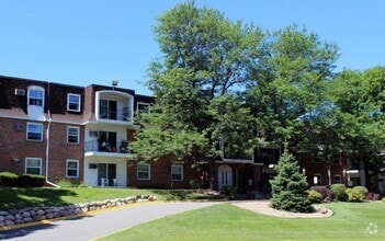 Building Photo - Chateau Apartments