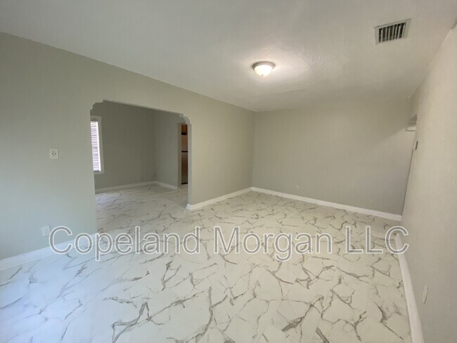 Foto del edificio - 509 E New Orleans Ave