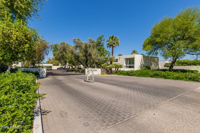 Foto del edificio - 4656 N 40th St