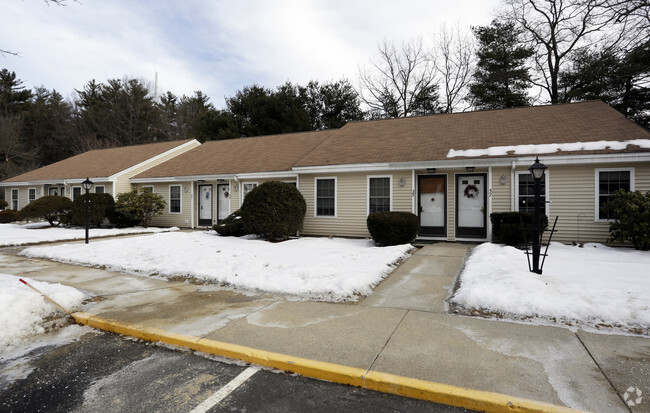 Building Photo - Pine Village Estates