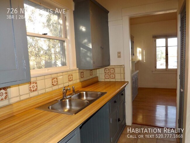Building Photo - West University 2-Bedroom with Studio Gues...
