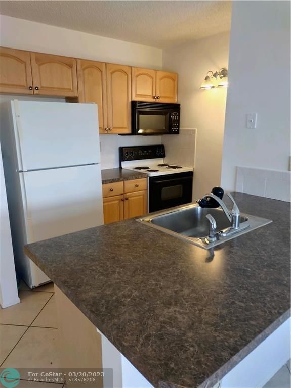 2501 Riverside Dr Unit 512, Coral Springs, FL 33065 Room for Rent in