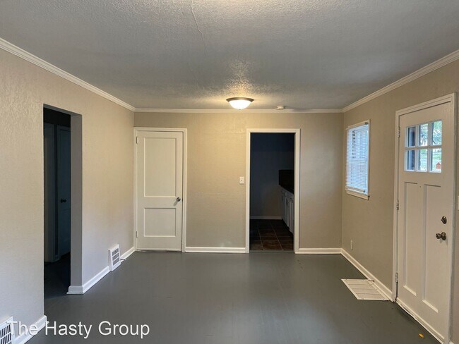Building Photo - 2 br, 1 bath House - 1155 E 75th Ter