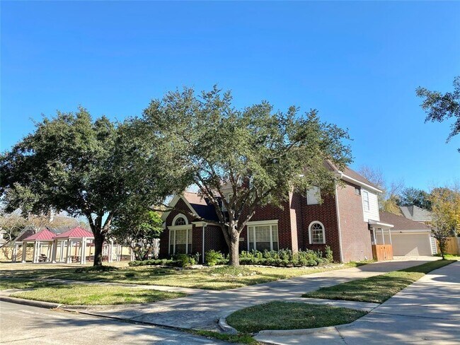 Building Photo - 3307 Clear Water Park Dr