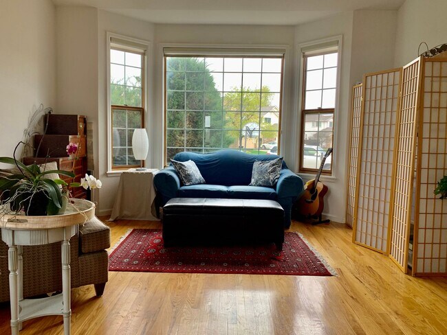 Building Photo - Gorgeous Gunbarrel Home on Cul-de-Sac!