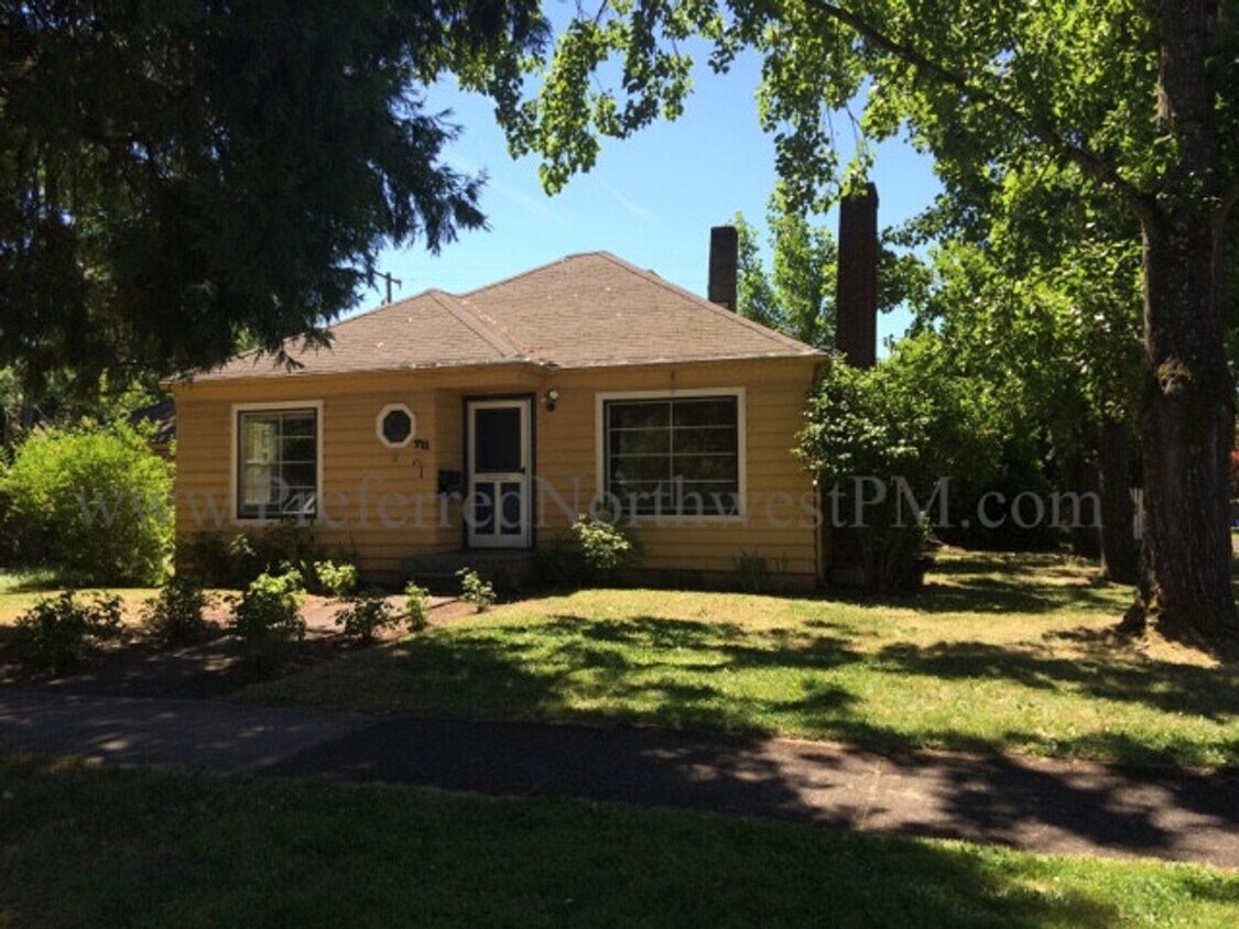 Foto principal - 711 F St