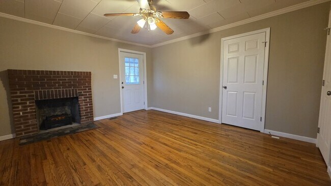 Foto del edificio - Delightful Home Now For Lease