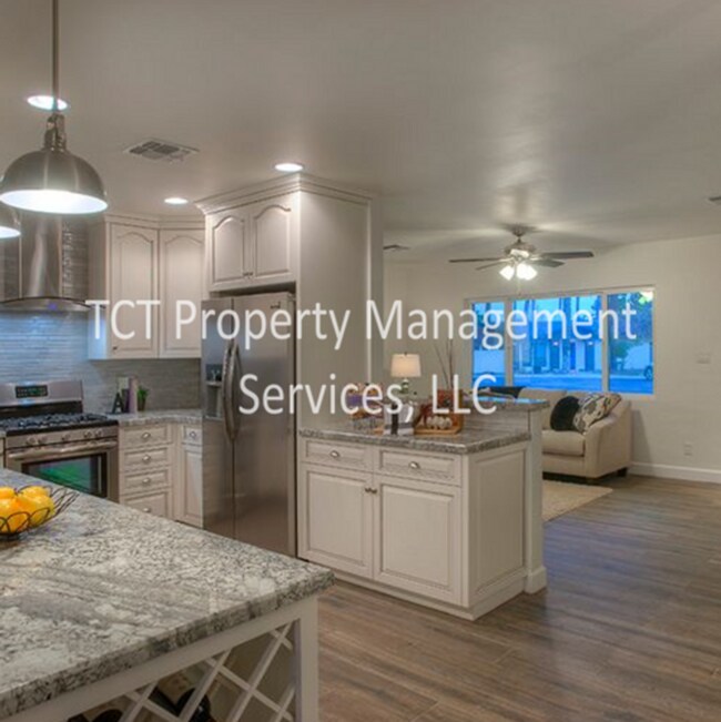 Building Photo - Custom Remodeled 3 bed/2 bath in desireabl...