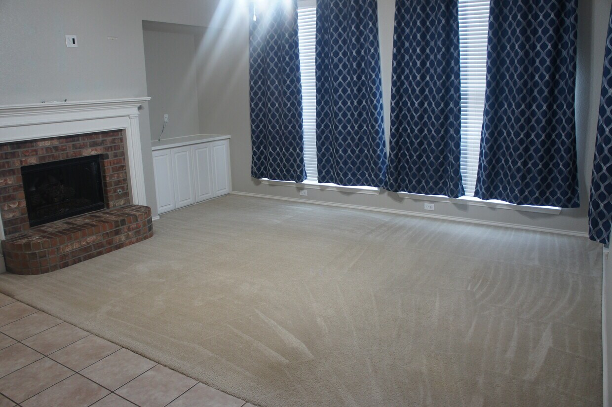 Foto principal - 1915 Timberland Dr