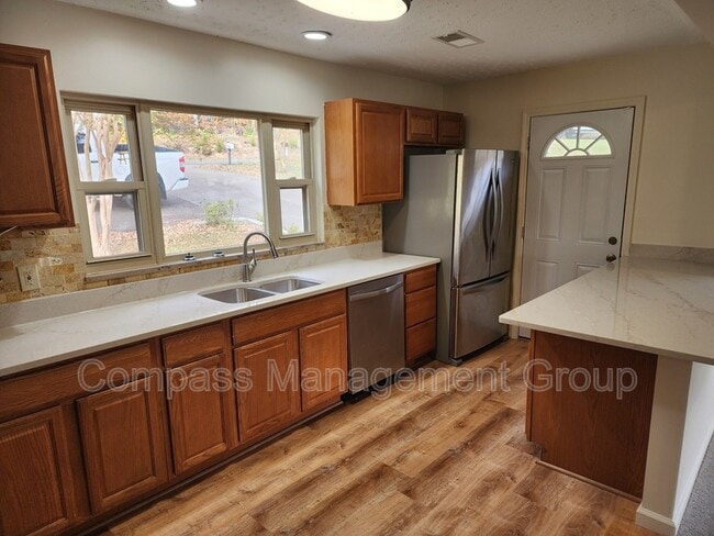 Photo - 5802 Tazewell Pike House