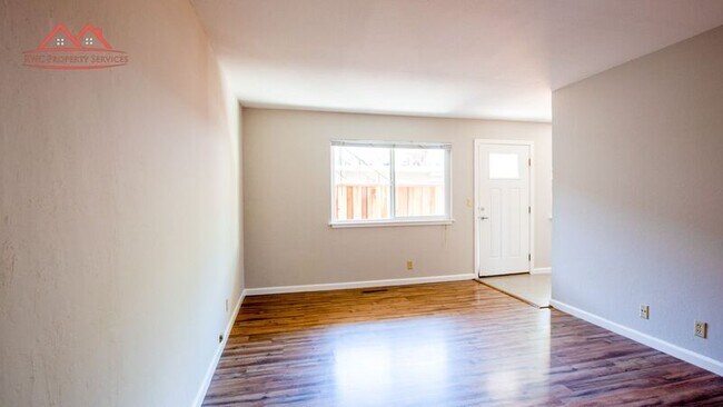 Foto del edificio - 5160 Westdale Dr