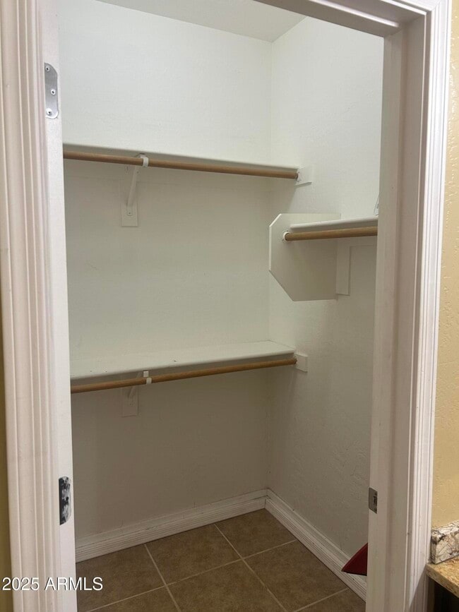 Foto del edificio - 7710 S 22nd Ave