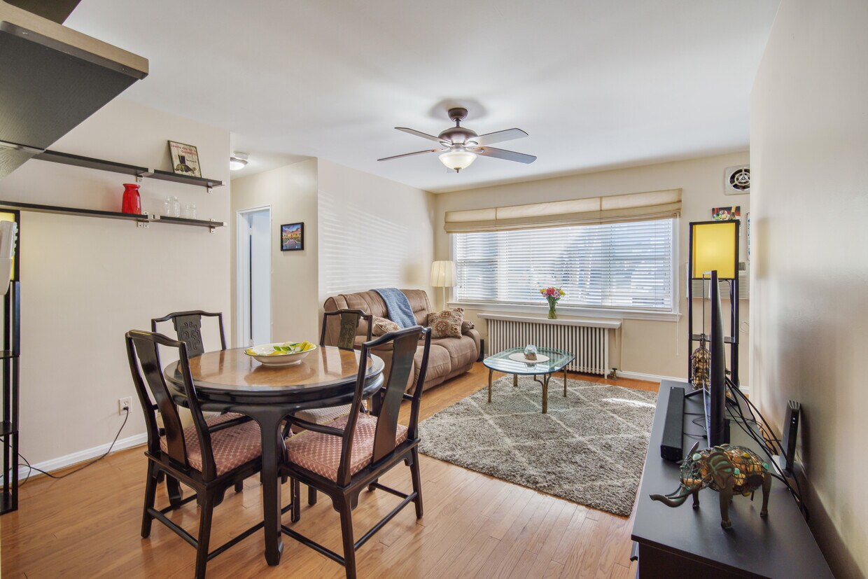 Foto principal - 4803 Wellington Dr