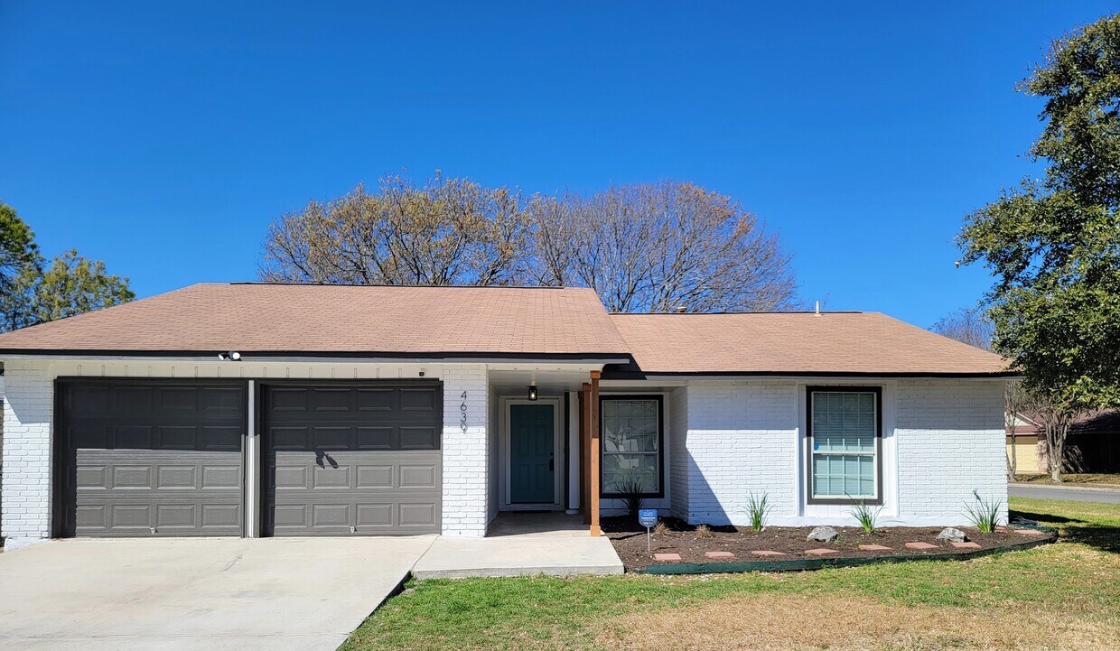 Primary Photo - 4639 Golden Meadow
