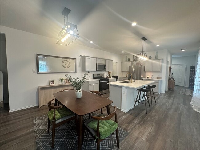 Building Photo - 5223 Mossdale Blf Ln