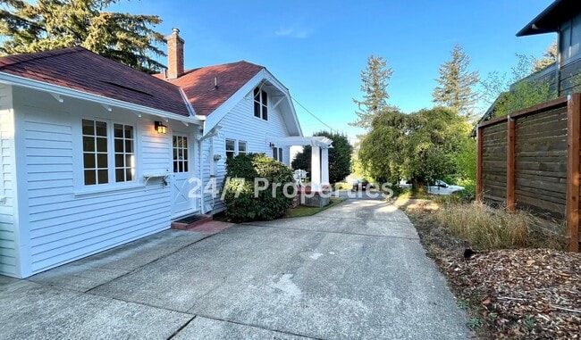 Photo - Unique Large 3BD I 2BA Home - Near Gabriel Park!