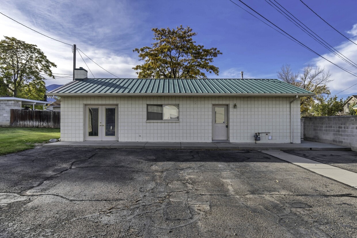 Primary Photo - 450 N 500 E