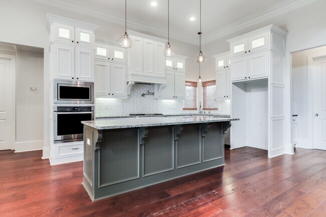 Foto del edificio - Gorgeous Custom Built Home Available In Youngsville!