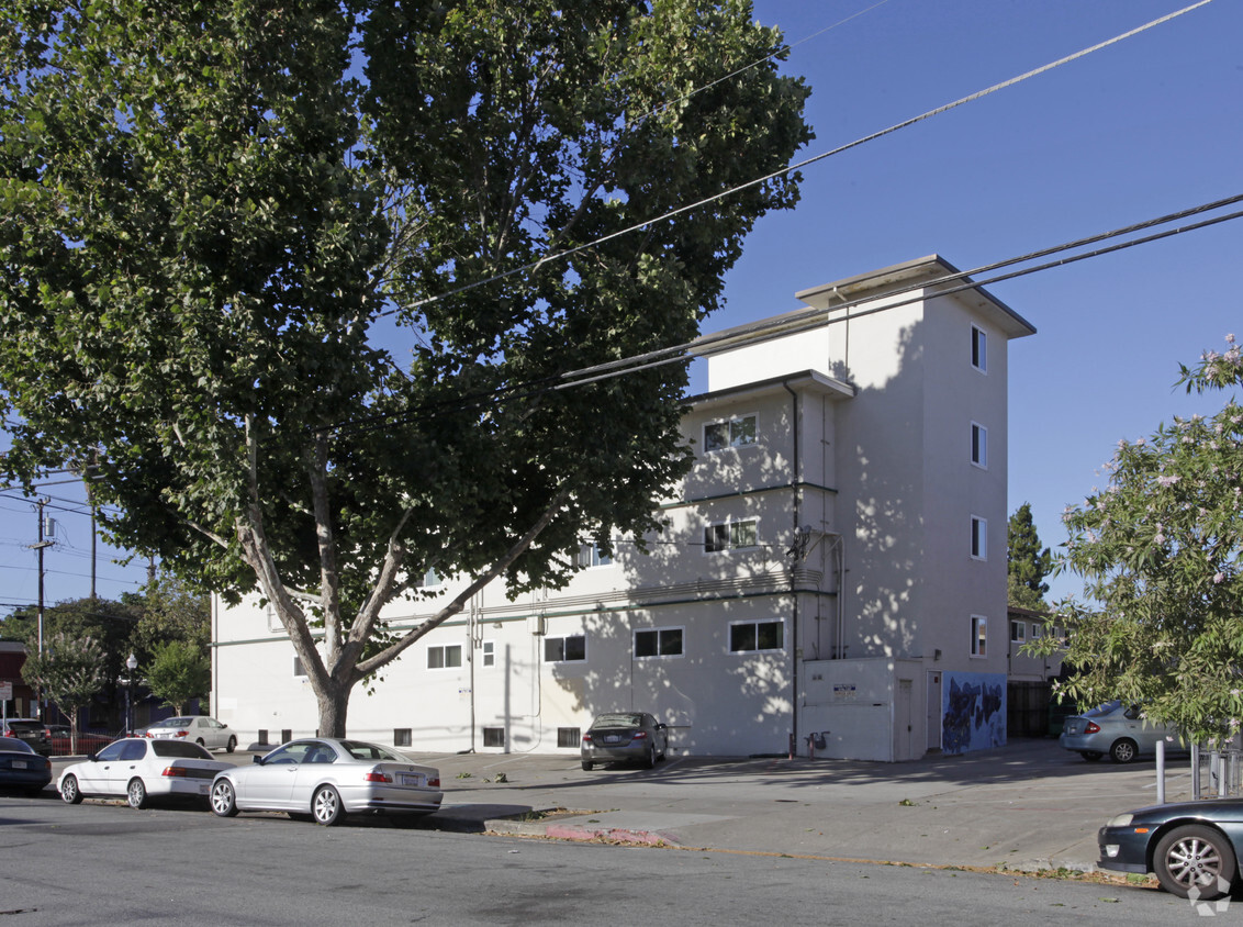 Building Photo - 345 E William St