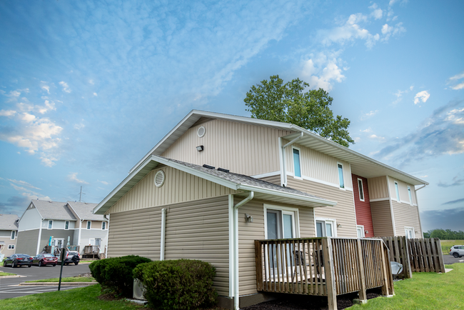 Exterior - Townhomes at Quail Ridge