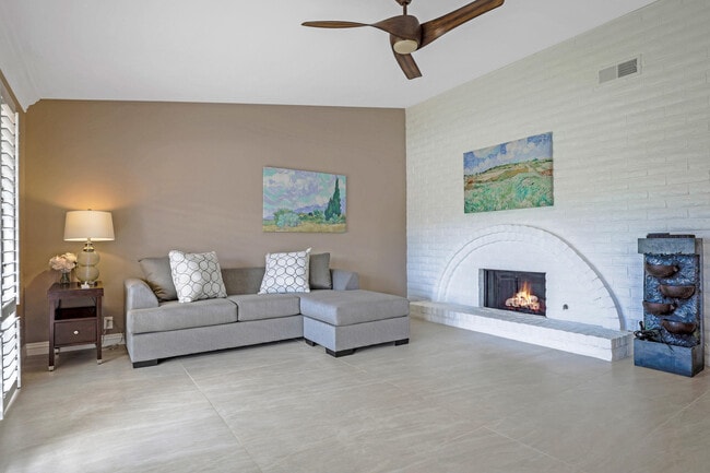Building Photo - 11 Camino Arroyo Pl