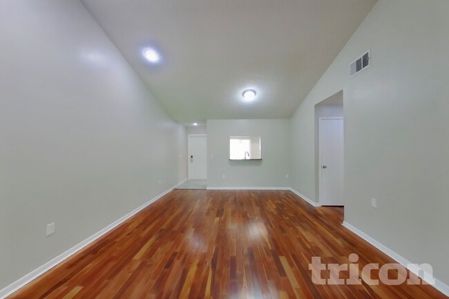 Foto del edificio - 4442 Sandhurst Dr