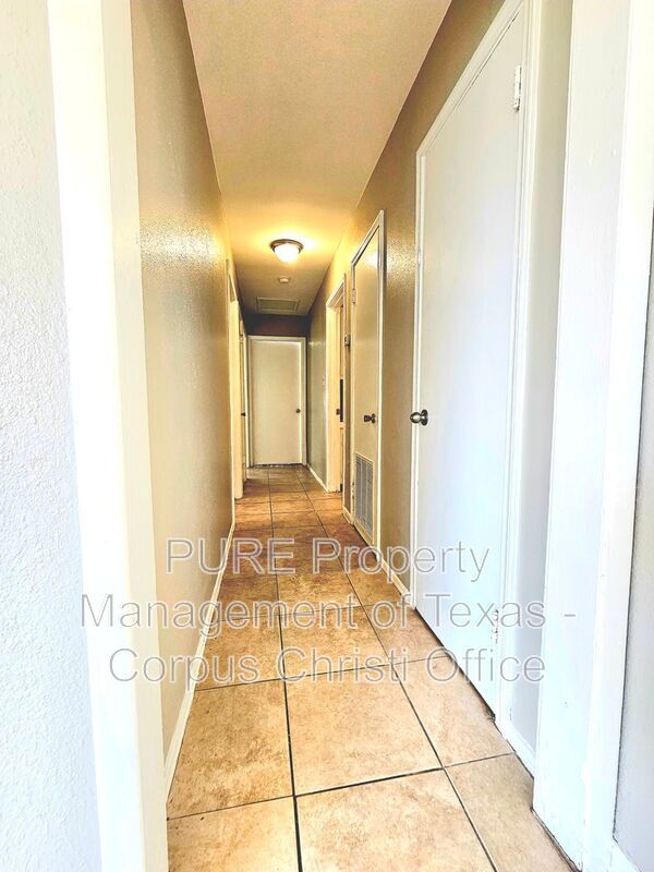 Foto del edificio - 4833 Mokry Dr