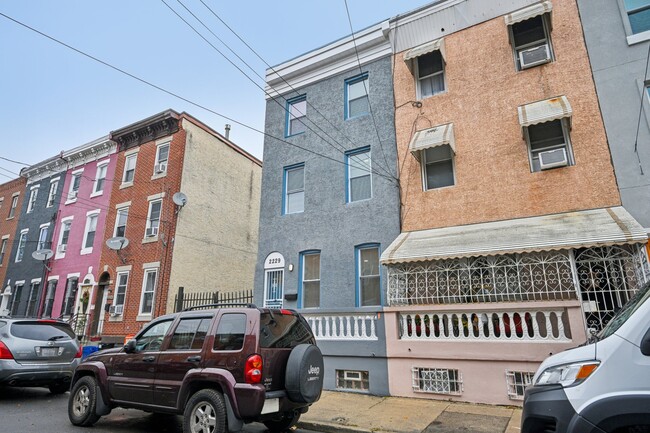 Building Photo - 2229 N Hancock St