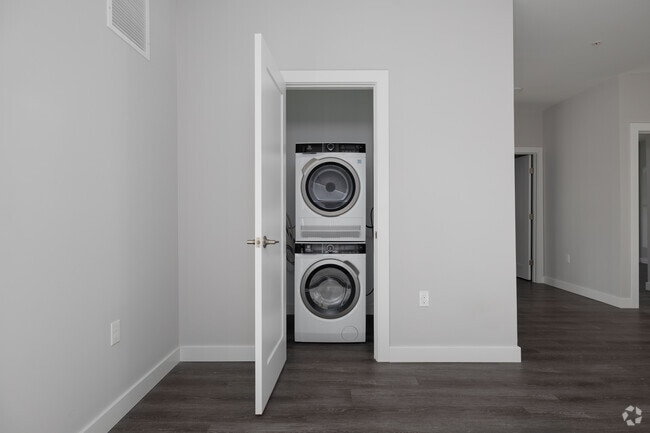 2BR, 2BA - 1,056SF - Laundry - Avanti