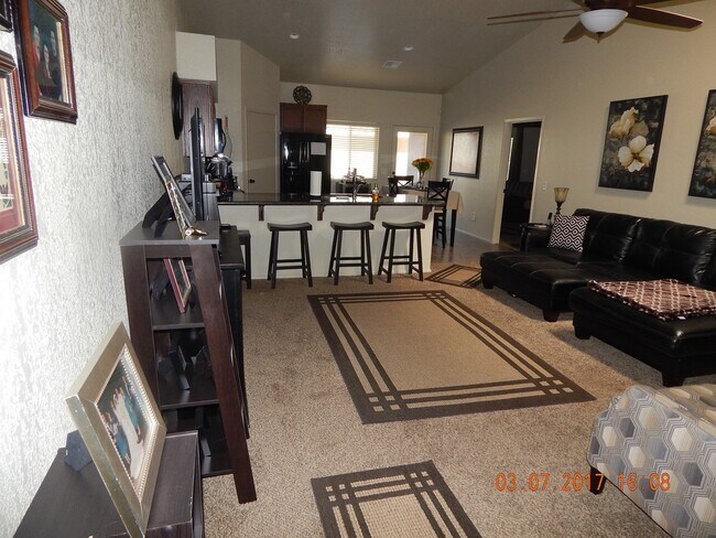 Building Photo - Larger 3 Bedroom Sunset Mountain Villas Co...