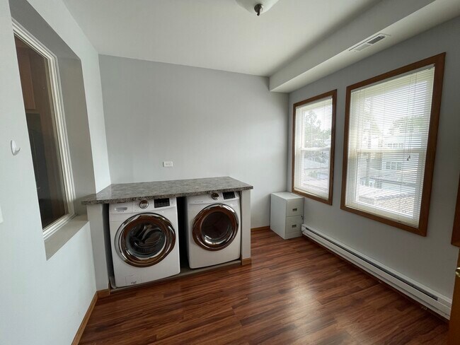 Foto del edificio - 2259 W Giddings St