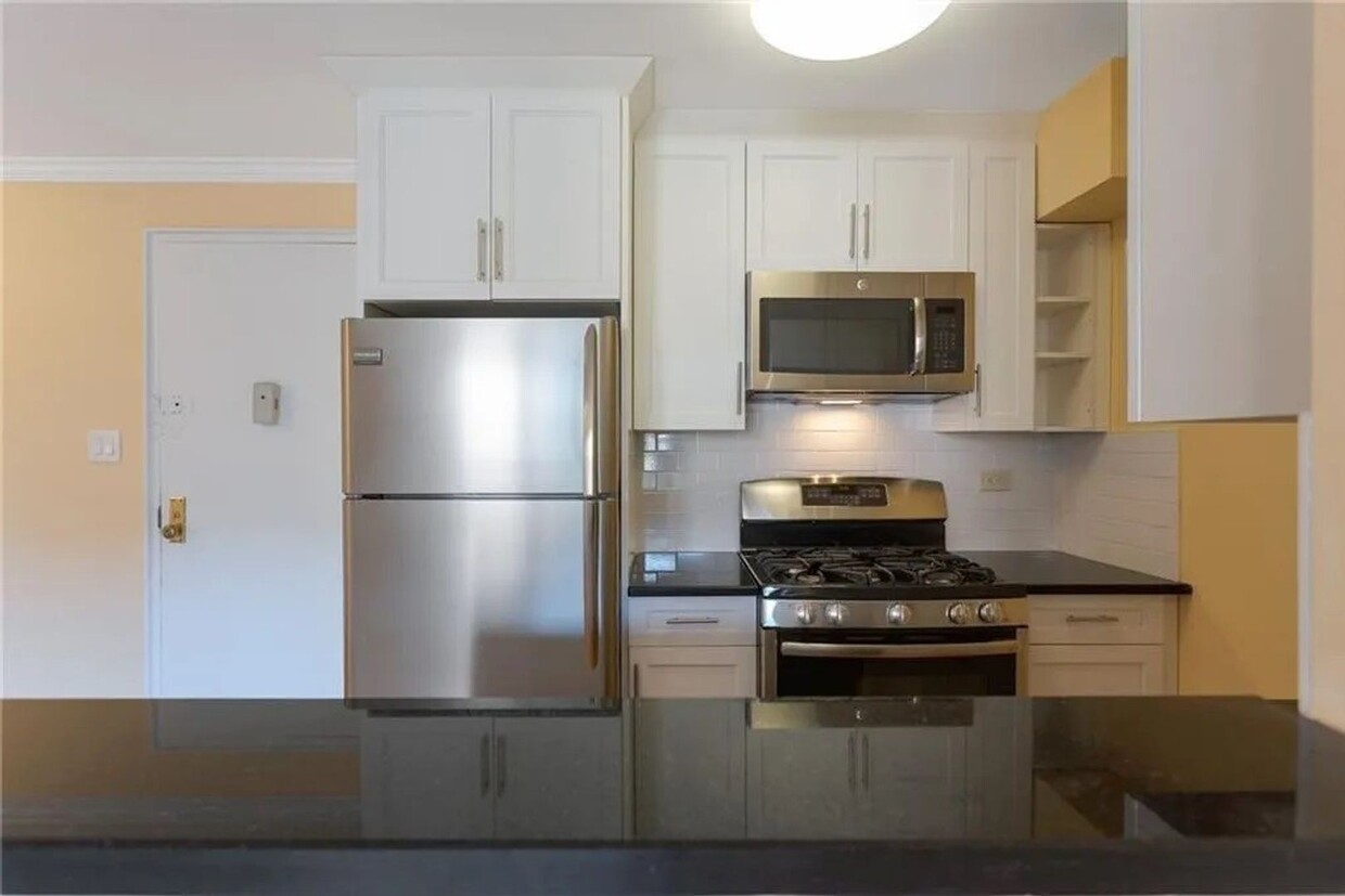 Foto principal - Beautiful 1 Bed 1 Bath Available