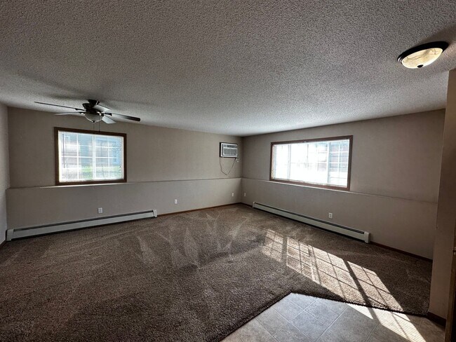 Foto del edificio - 812 6th Ave NE