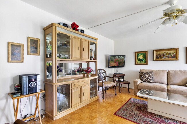 Foto del edificio - 4056 Lake Osborne Dr