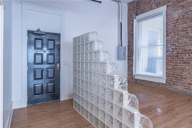 Foto del edificio - 215 Mitchell St SW